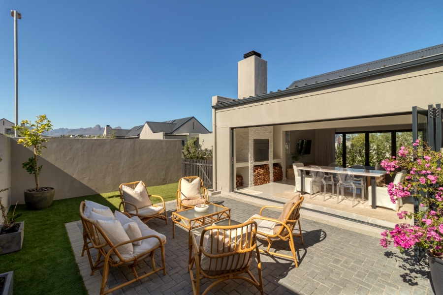 3 Bedroom Property for Sale in Aan de Wijnlanden Western Cape